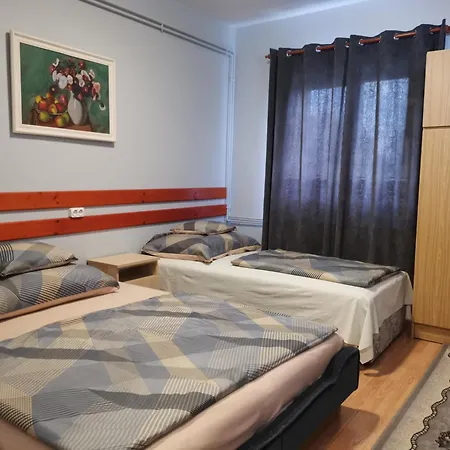 4fenyő Magánszállás Habitación en casa particular *