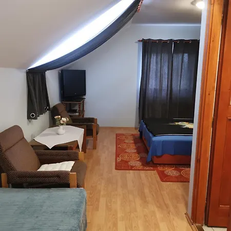 Habitación en casa particular 4fenyő Magánszállás *