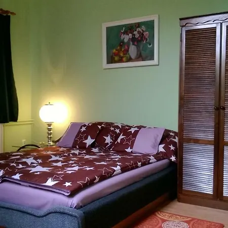 4fenyő Magánszállás Habitación en casa particular *