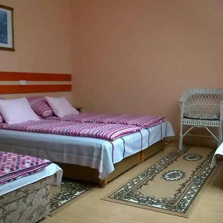 Habitación en casa particular 4fenyő Magánszállás