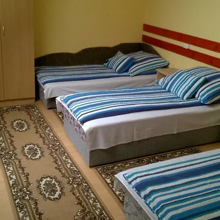 4fenyő Magánszállás Habitación en casa particular *