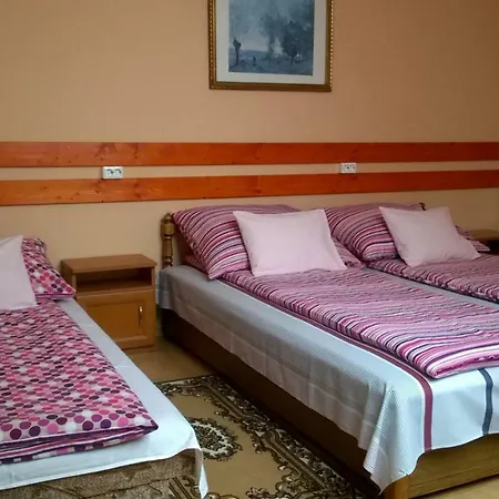 Habitación en casa particular 4fenyő Magánszállás