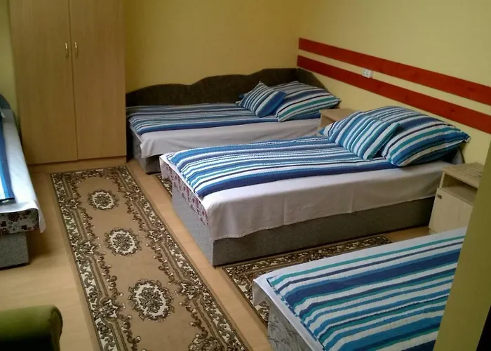 4fenyo Maganszallas Gazde/Camere de închiriat *